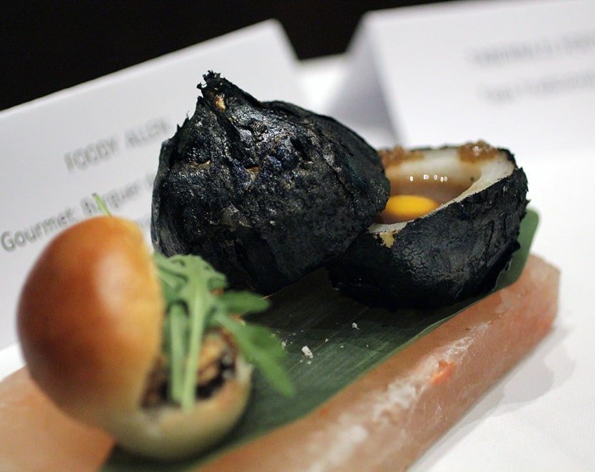 Mejor Tapa Gourmet - Foody Allen - Burguer de anguila ahumada y caldo quemado con algas